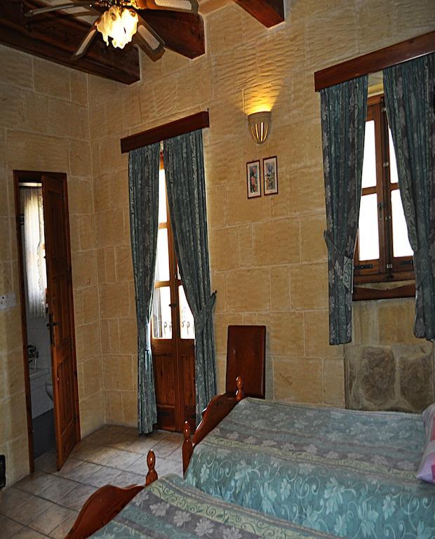 Ta' Pawlu House Of Character Villa Xaghra Room photo